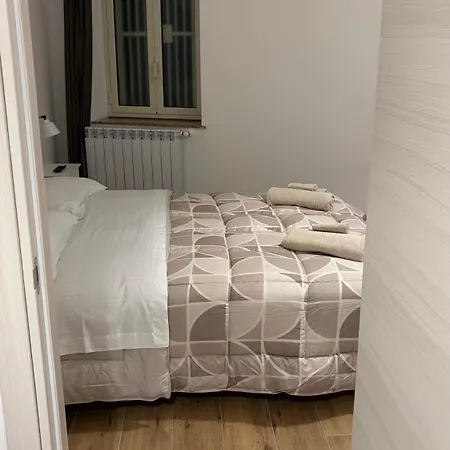 Tra Mare E Mito